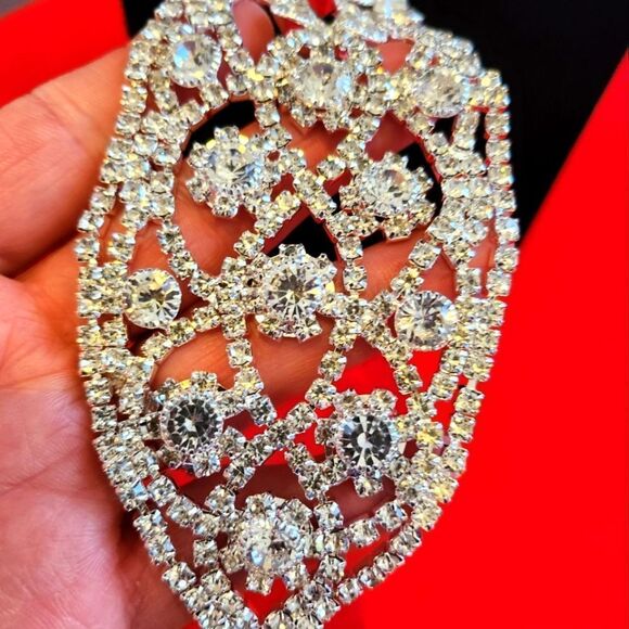 Elegant Silver Tie Diamond Studded Necklace - Picture 5 of 6